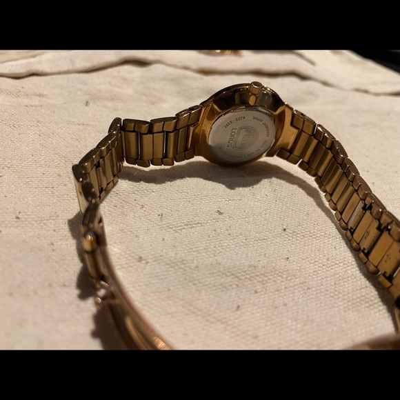 *Like New*LORUS Watch, date display, Rose Gold - Picture 2 of 6